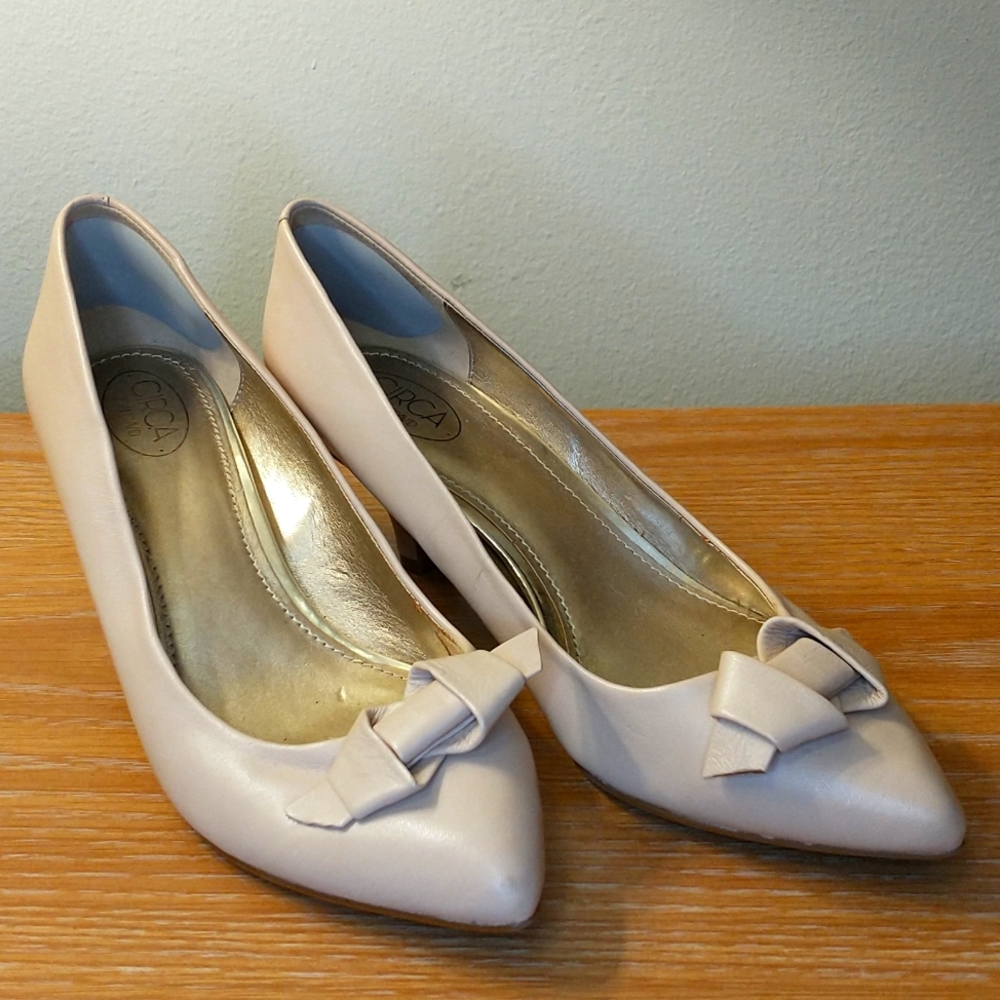 Circa 9.5 light pink heels